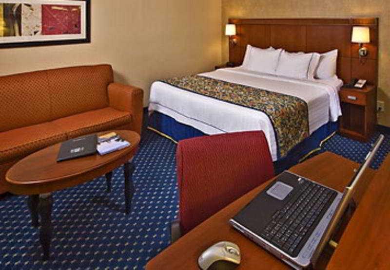 Courtyard Virginia Norfolk Hotel Virginia Beach